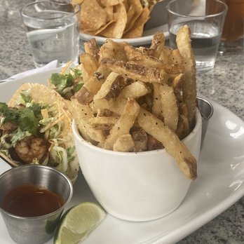 Moxies - Cocktail Bars Near Me - Houston, Texas