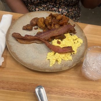 Bearcat Cafe - Breakfast & Brunch Near Me - New Orleans, Louisiana