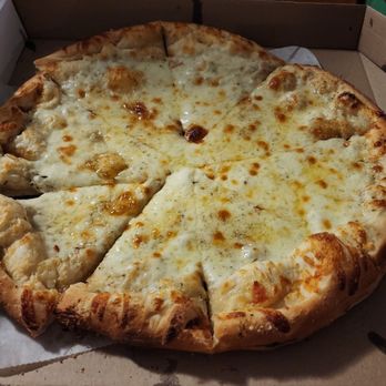 Mill Tavern Pizza - White pizza - Pizza Near Me - Millville, Massachusetts Mill Tavern Pizza - White pizza - Pizza Near Me - Millville, Massachusetts