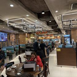 銀龍粉麵茶餐廳 - Inside