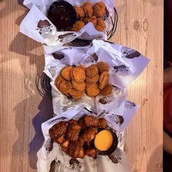 Dirty Birdies Sports Bar & Grill
