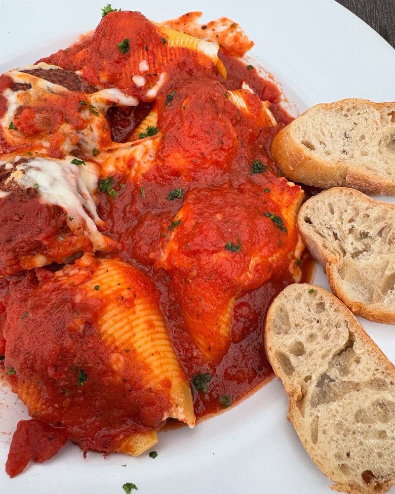 Rivers Edge Restaurant & Pub Logo