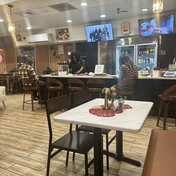 Mardee's Bistro & Lounge - Inside the restaurant - Caribbean Near Me - Orlando, Florida