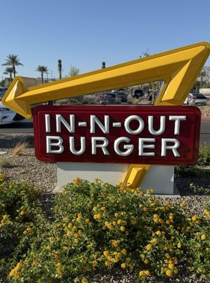 In-N-Out Burger by null