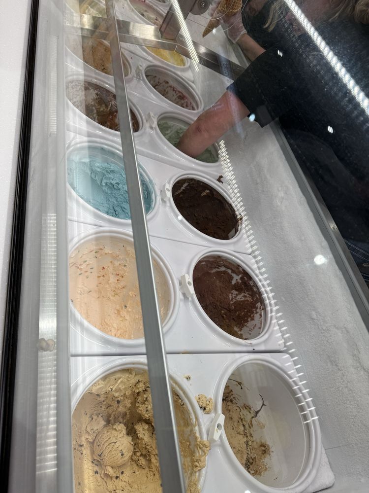 Stella’s Ice Cream Logo