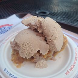 Dutch Apple Pie with Cinnamon Ice Cream Dutch Apple Pie with Cinnamon Ice Cream