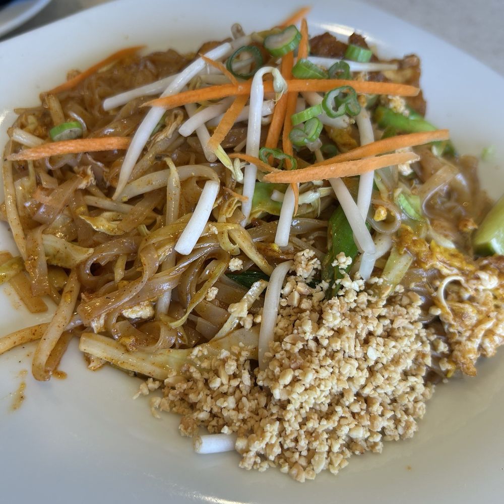 Thai Chef - Pad Thai - Thai Near Me - Siloam Springs, Arkansas