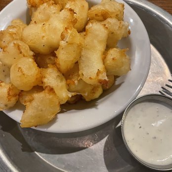 Full Mile Beer Co & Kitchen - Cheese curds - American Near Me - Sun Prairie, Wisconsin Full Mile Beer Co & Kitchen - Cheese curds - American Near Me - Sun Prairie, Wisconsin