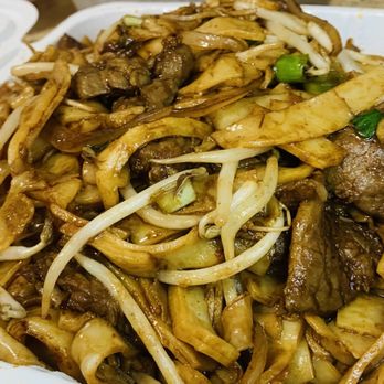 Mini Garden Express - Dry Chow Fun with Beef - Chinese Near Me - Honolulu, Hawaii Mini Garden Express - Dry Chow Fun with Beef - Chinese Near Me - Honolulu, Hawaii