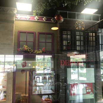 Sweet Jordan's - Play space from outside - Desserts Near Me - Paris, Tennessee