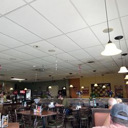 Mr T's Family Restaurant - Indoor decor