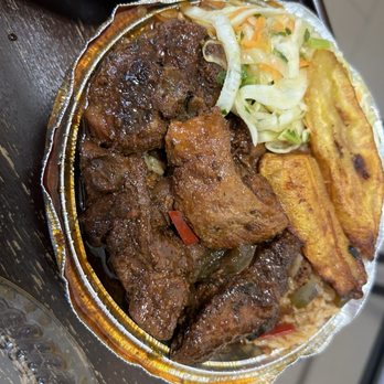 Doro's Jamaican Restaurant - Medium Brown Stew Chicken - Caribbean Near Me - New York, New York Doro's Jamaican Restaurant - Medium Brown Stew Chicken - Caribbean Near Me - New York, New York