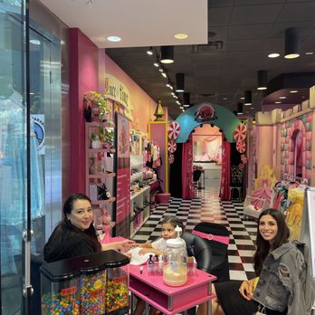 Pam's Fizzy Factory - Birthday nails - Party & Event Planning Near Me - Tucson, Arizona Pam's Fizzy Factory - Birthday nails - Party & Event Planning Near Me - Tucson, Arizona