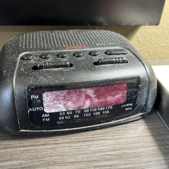 Super 8 by Wyndham Paris - Alarm clock - Hotels Near Me - Paris, Tennessee Super 8 by Wyndham Paris - Alarm clock - Hotels Near Me - Paris, Tennessee