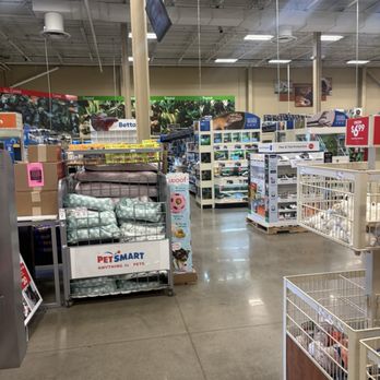 PetSmart - Pet Training Near Me - Paramus, New Jersey