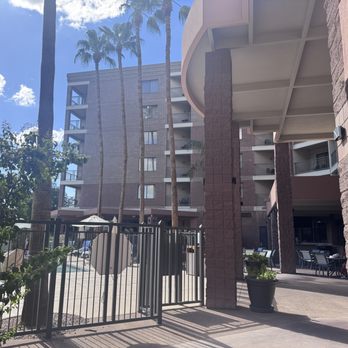 Embassy Suites by Hilton - Hotels Near Me - Phoenix, Arizona