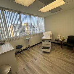 Dan Dardashti, M.D. - Exam Room