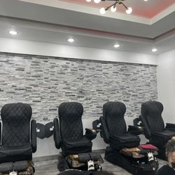 Top Nails Salon & Spa