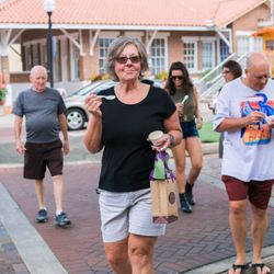 Winter Garden Food Tours - Enjoying Ice cream from Scoops- walking tour