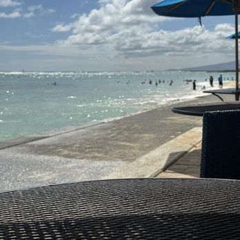 Koa Oasis - Dive Bars Near Me - Honolulu, Hawaii