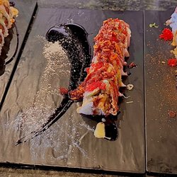 Hisui Sushi - From left to right, Johnny Cash - 5/5 Wildfire - 5/5 Hole in one - 3/5 Momo - 5/5, refreshing taste. Dragón - 5/5, classic, worth.