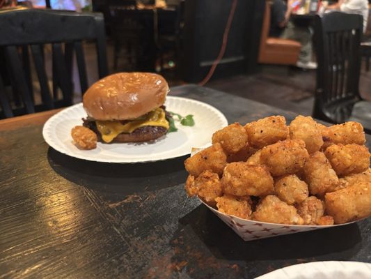 GUSTOS burger bar + more by null