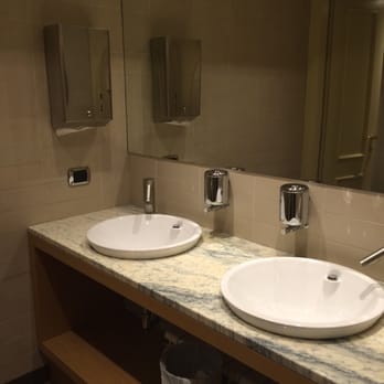 Starhotels Metropole - Fitness room bathroom - Hotels Near Me - Rome, RM Starhotels Metropole - Fitness room bathroom - Hotels Near Me - Rome, RM