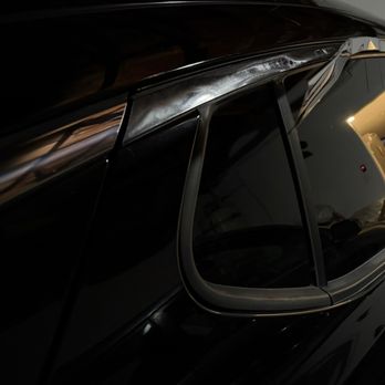 5 n' Go Express Wash - Chrome molding damage - Car Wash Near Me - Whittier, California