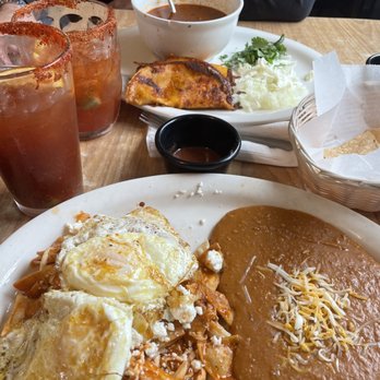 El Sur Restaurant - Chilaquiles breakfast style and birria tacos - Mexican Near Me - Tucson, Arizona El Sur Restaurant - Chilaquiles breakfast style and birria tacos - Mexican Near Me - Tucson, Arizona