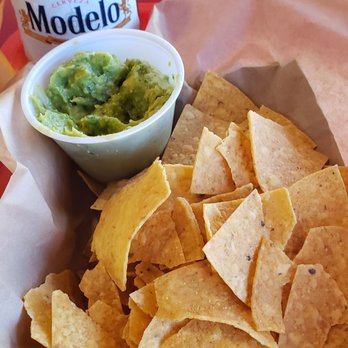 Zona Fresca - Chips and guacamole and a beer. Happy Cinco de Mayo - Mexican Near Me - Delray Beach, Florida Zona Fresca - Chips and guacamole and a beer. Happy Cinco de Mayo - Mexican Near Me - Delray Beach, Florida