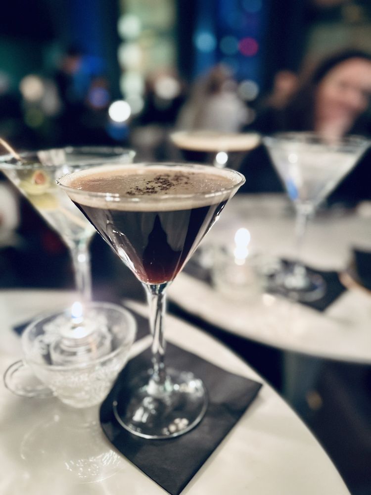 The Banq Cocktails And Lounge Logo