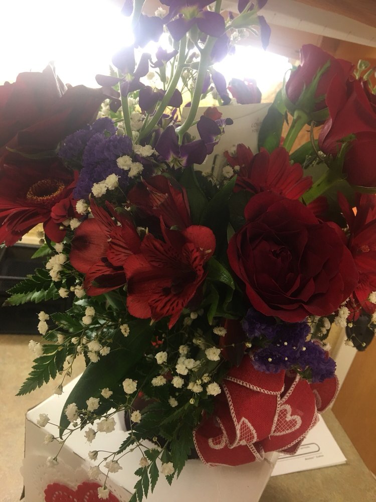 FLOWER GALLERY Updated June 2024 5664 International Dr, Charlotte