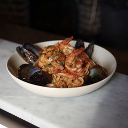 Maranello's Veloce - Spaghetti Marinara