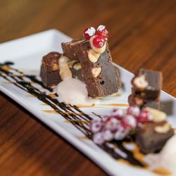 Clubhaus - Show Room brownie