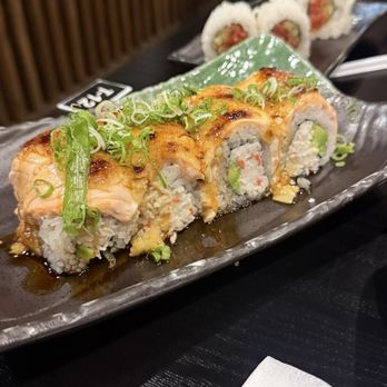 Hikari Sushi - Baked Salmon Roll - Sushi Bars Near Me - Montrose, California