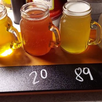Crooked Palm Cabana - Flight of beers - Cocktail Bars Near Me - Tavernier, Florida