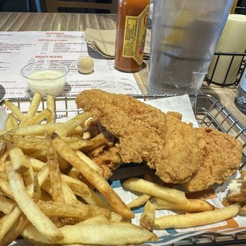 Smashburger - Lukewarm and dry chicken strips and limp, blah fries - Burgers Near Me - Denver, Colorado