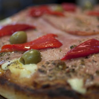 La Continental - Muzzarella, jamon y morrones al molde. - Pizza Near Me - Buenos Aires, C