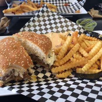 Los Verdes - Hamburger with pink sauce and coleslaw - Colombian Near Me - Miami Lakes, Florida Los Verdes - Hamburger with pink sauce and coleslaw - Colombian Near Me - Miami Lakes, Florida