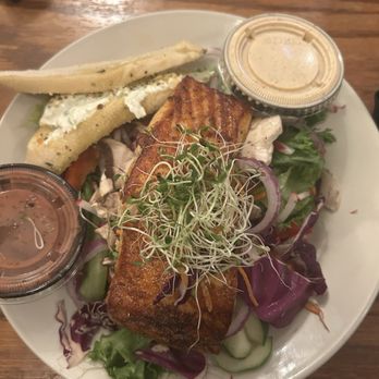 No Frill Bar and Grill - Salmon Salad - American Near Me - Norfolk, Virginia No Frill Bar and Grill - Salmon Salad - American Near Me - Norfolk, Virginia