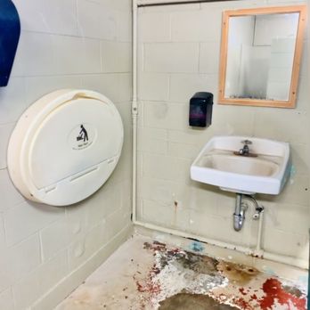 Ewa Beach Park - Sink and tiny changing table - Parks Near Me - Ewa Beach, Hawaii