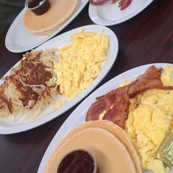 Harbor House Café - Breakfast & Brunch Near Me - Sunset Beach, California Harbor House Café - Breakfast & Brunch Near Me - Sunset Beach, California