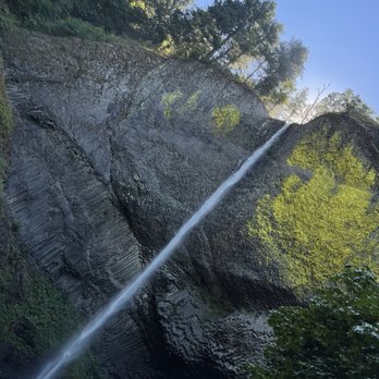 Latourell Falls - Hiking Near Me - Portland, Oregon Latourell Falls - Hiking Near Me - Portland, Oregon