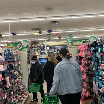 Dollar Tree - Last minute shopping  Long line at the register - Discount Store Near Me - Encino, California
