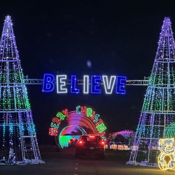 Christmas in Color - Aurora - Amusement Parks Near Me - Aurora, Colorado