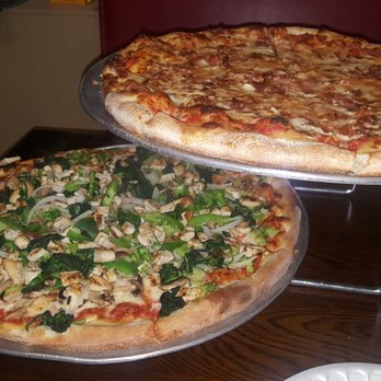 700 Degrees Pizzeria - Bacon Pizza & Chicken Veggie pizza - Pizza Near Me - Orange, Connecticut