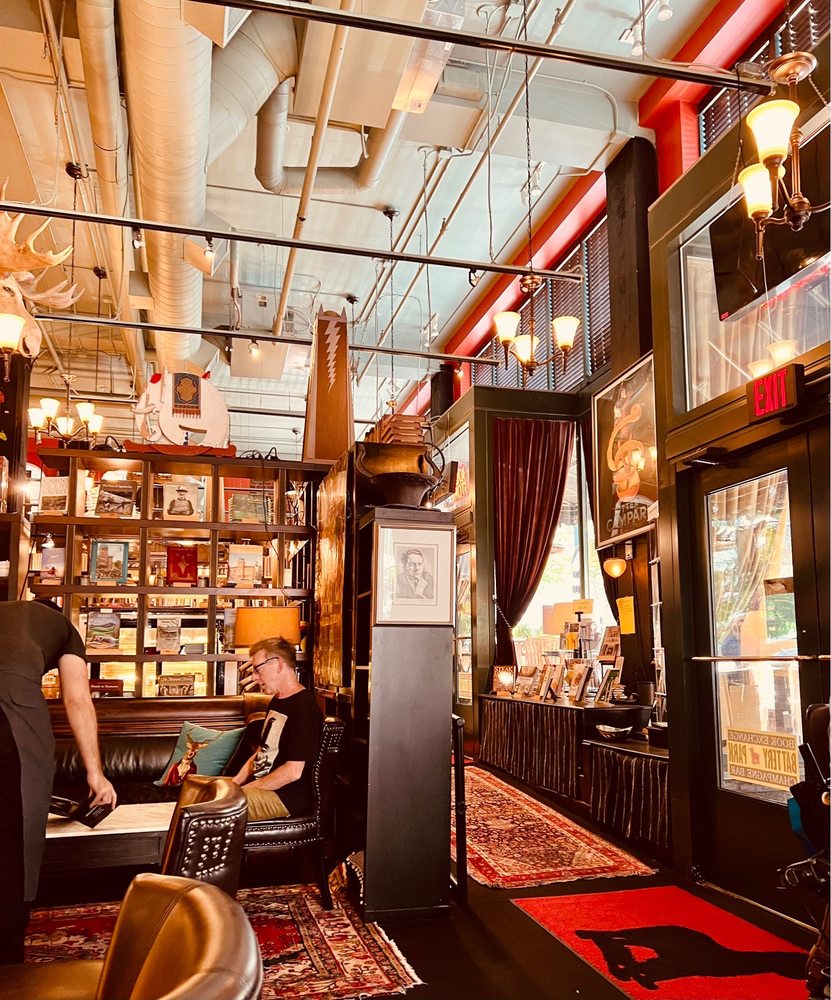 Battery Park Book Exchange & Champagne Bar