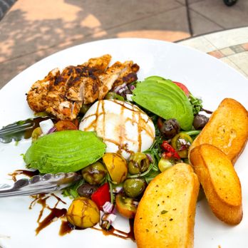 Moretti's Ristorante and Pizzeria - Burrata Heirloom Tomato Salad - @SiblingsThatEat - Italian Near Me - Chicago, Illinois