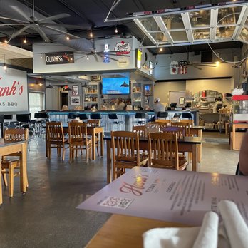 Hank's Texas BBQ - Inside. They also had a nice covered seating area - Barbeque Near Me - Columbus, Ohio Hank's Texas BBQ - Inside. They also had a nice covered seating area - Barbeque Near Me - Columbus, Ohio