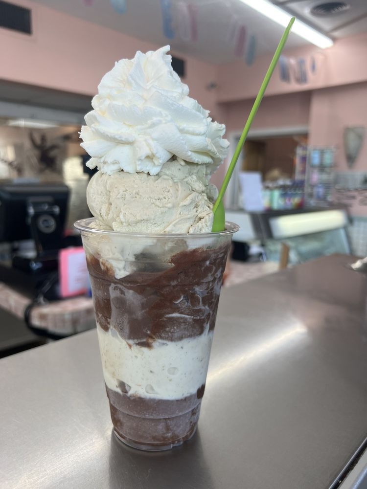 ROYALE CROWN HOMEMADE ICE CREAM AND GRILLE Updated July 2024 109